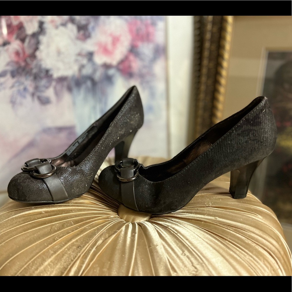 Dark Grey Heel
